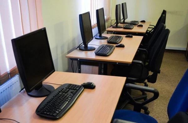 Sikeres Felújított PC és TFT Monitor Szállítás a Marseus Computer Kft.-től a Szentvázsonyi Általános Iskola részére